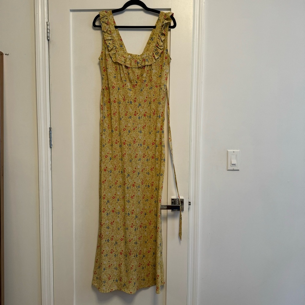 Doen 100% Silk Floral Maxi Sress Size M yellow